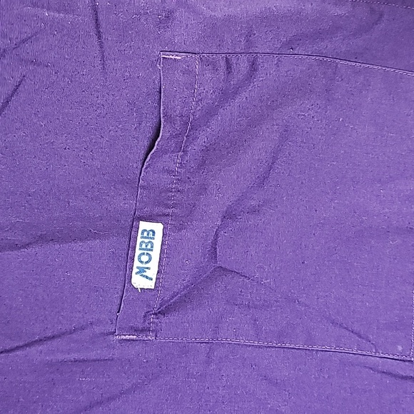 2 Xl Woman Scrub shirts - Picture 4 of 4
